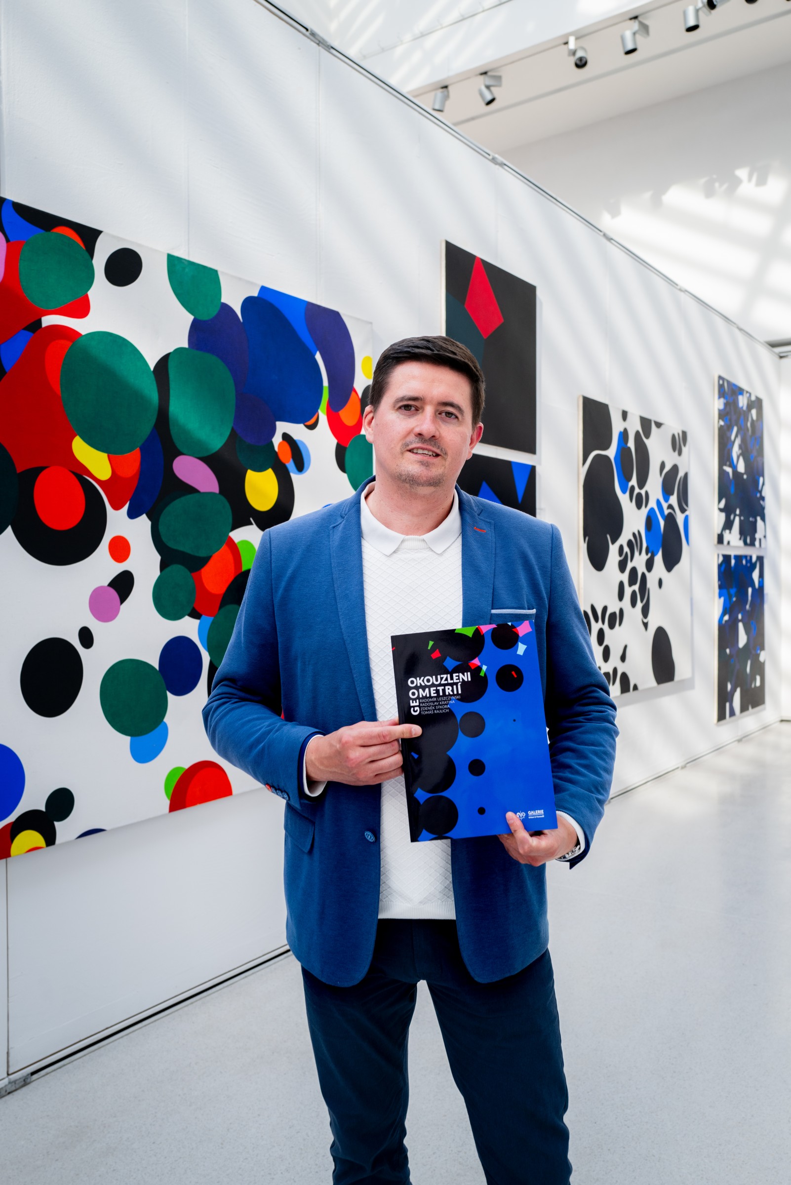 Pavel Urban na výstavě OKOUZLENI GEOMETRIÍ, Mánes, duben 2025